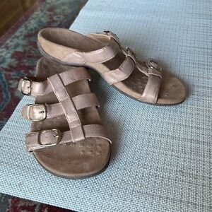 Vionic rose gold Misa sandals size 6